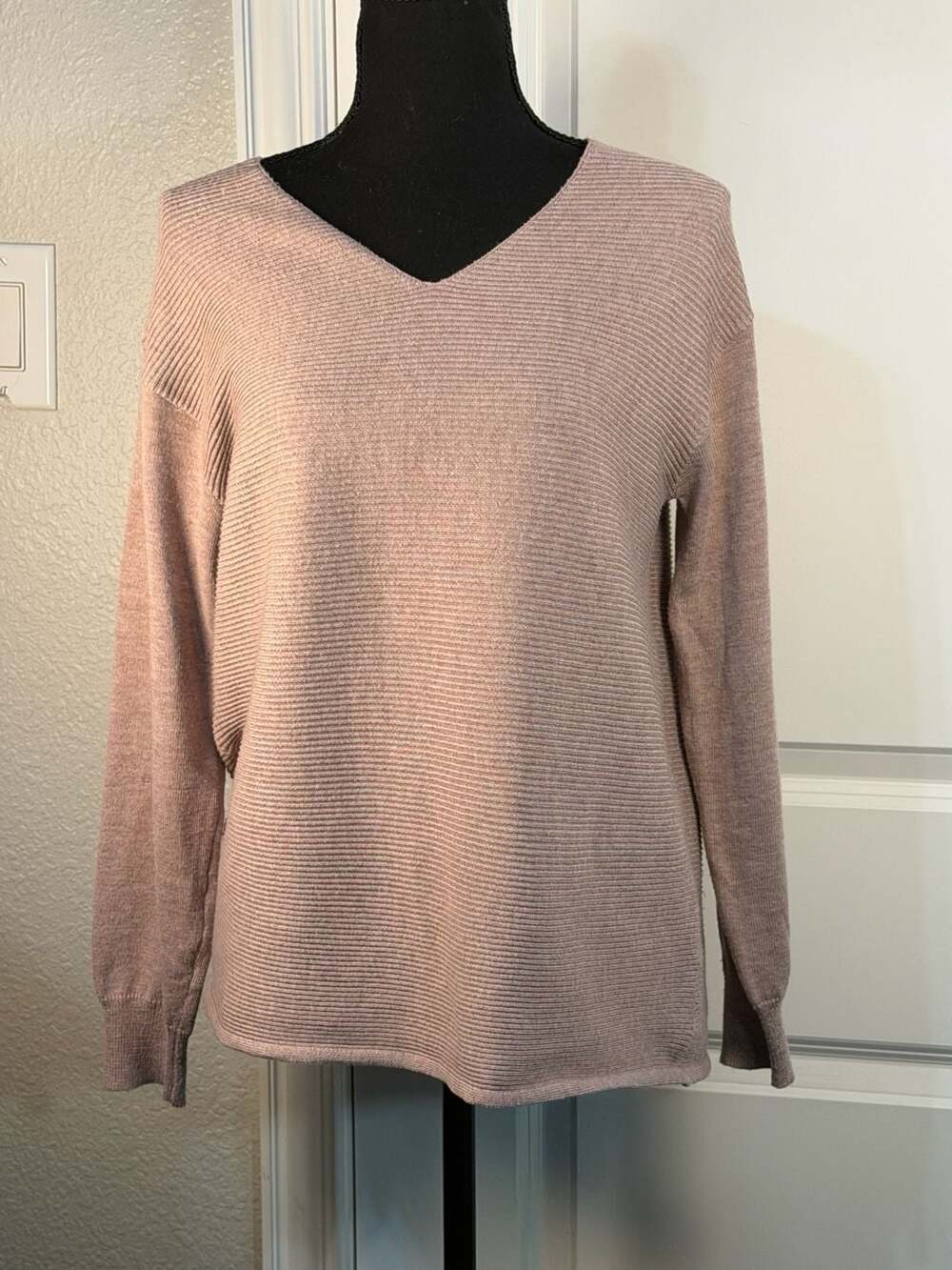 Ella Moss Women's V-Neck Ribbed Knit Sweater Size S - Picture 1 of 6
